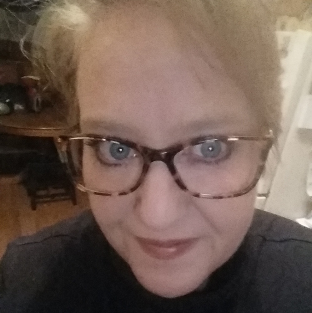 Meet your Posher, Leslie